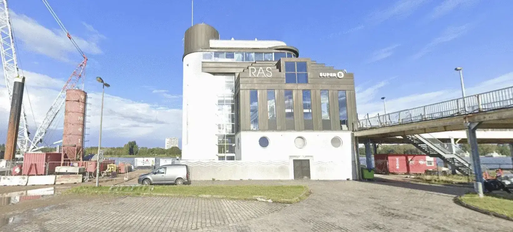 photo of antwerp beer bike meeting point